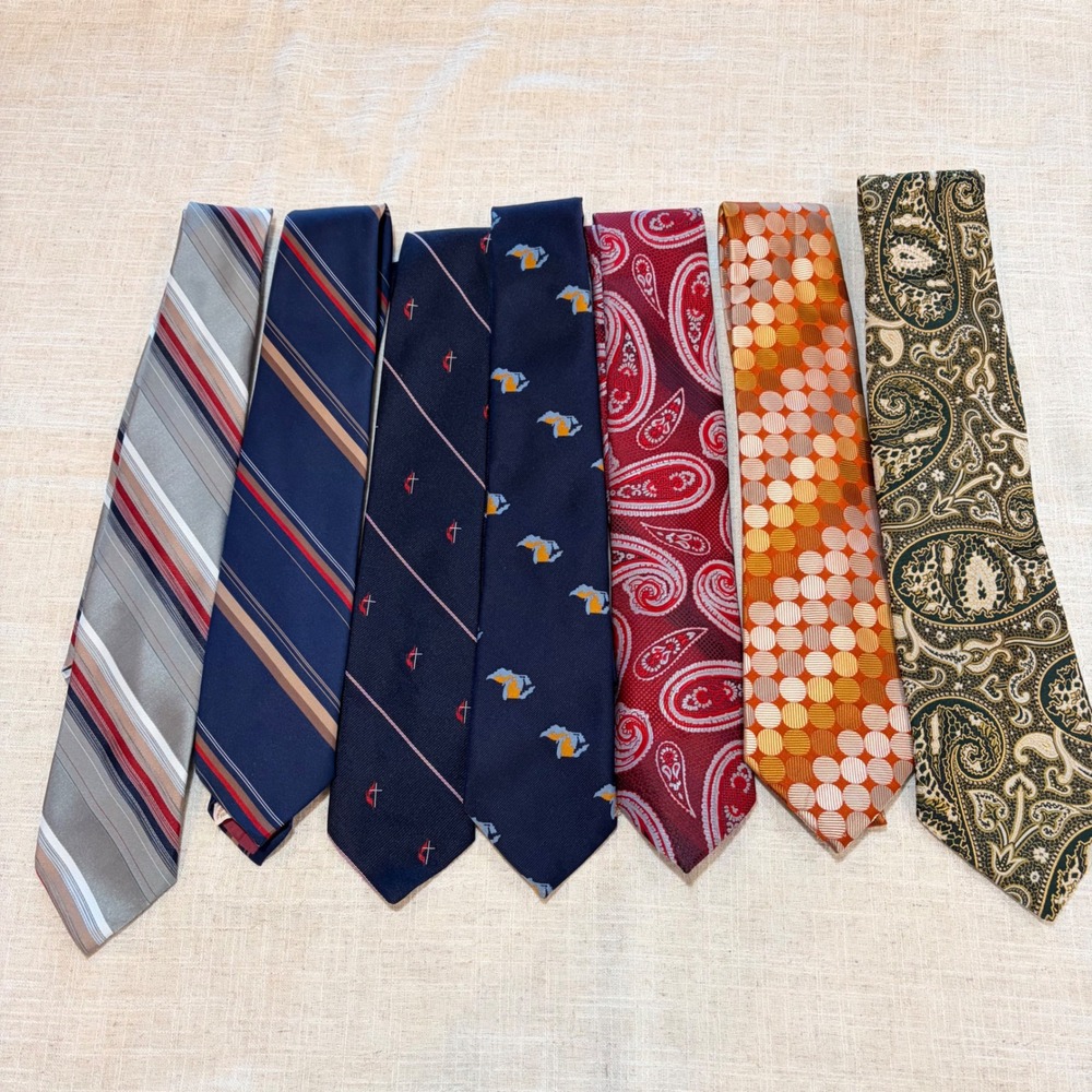 Mens Vintage Necktie Lot 7pc Stacy Adams BCBG Paisley Striped Michigan Religious